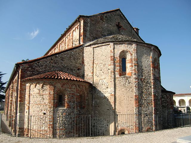 640px-oleggio_chiesa_san_michele_05.jpg